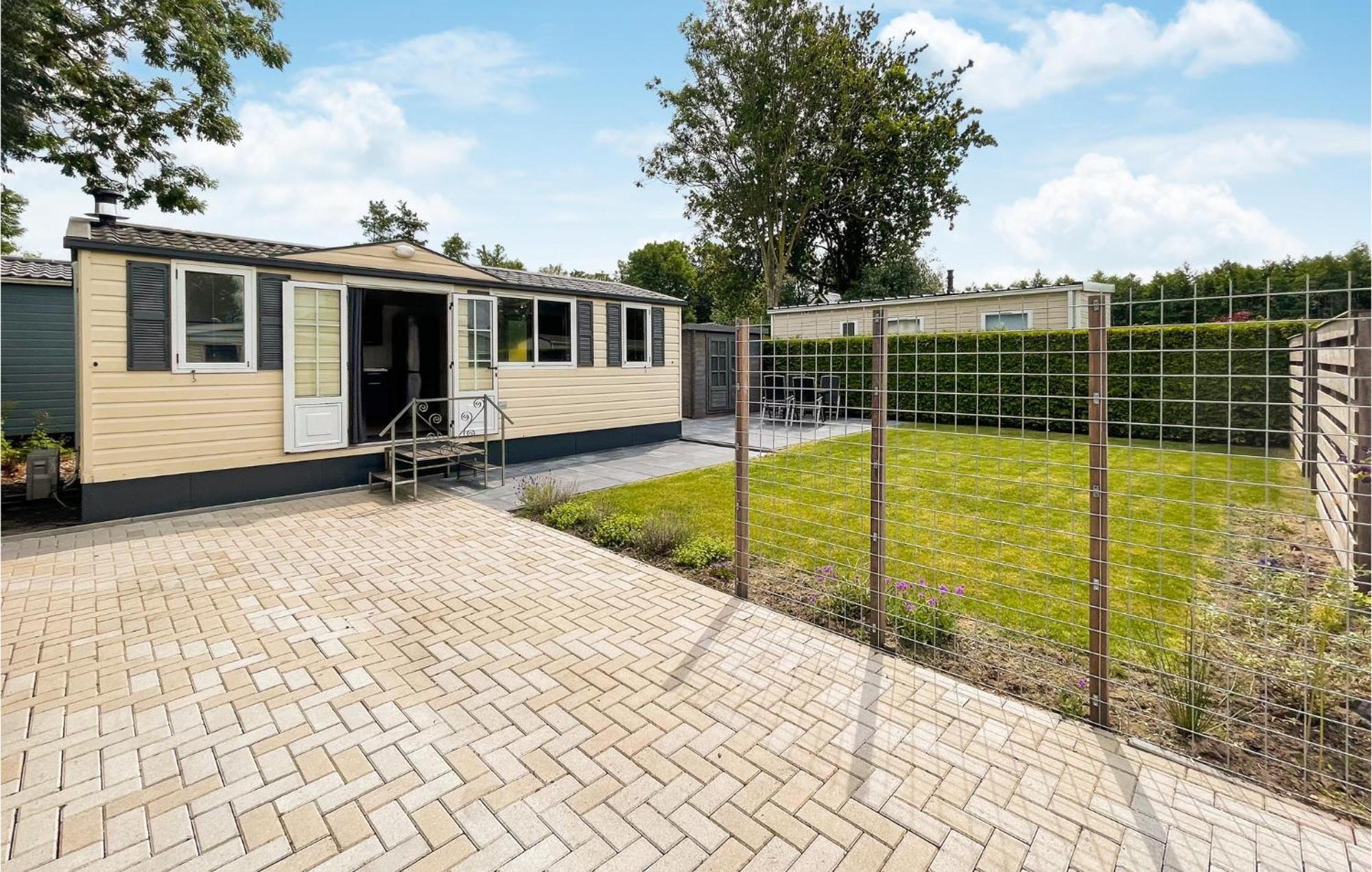 Gorgeous Home In Tzummarum With Wifi Exteriör bild